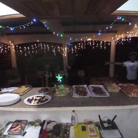 Hostal Y Restaurante Los Tecales La Coca Екстериор снимка