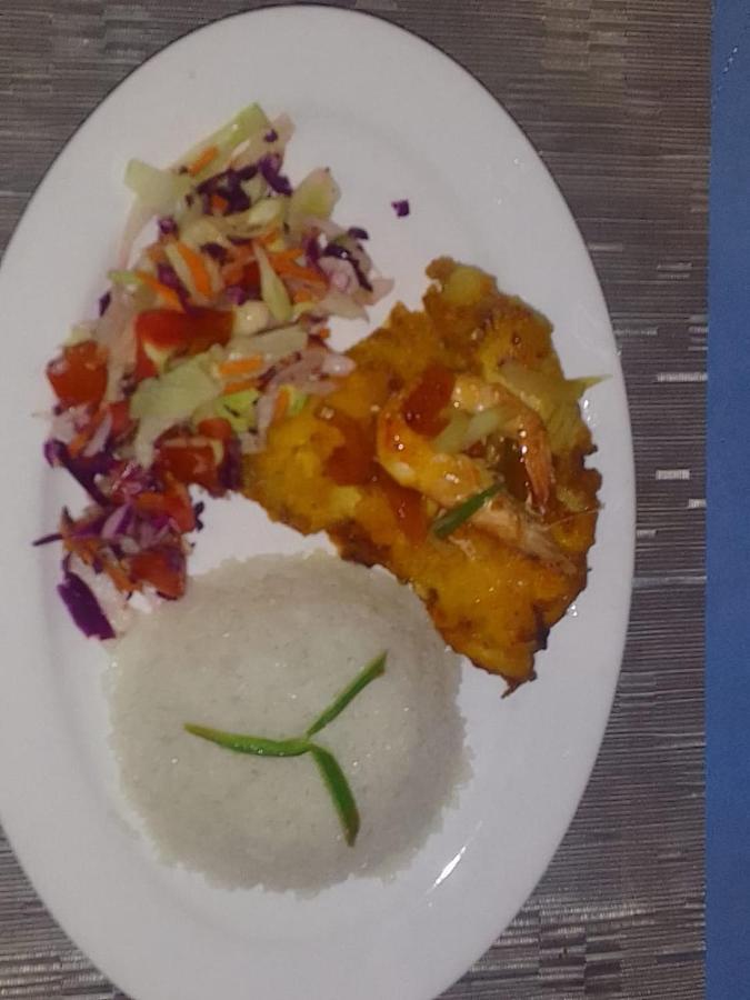 Hostal Y Restaurante Los Tecales La Coca Екстериор снимка