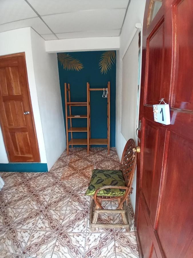 Hostal Y Restaurante Los Tecales La Coca Екстериор снимка